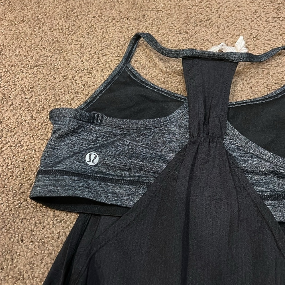 Lululemon‎ Woman’s grey tank attached bra size 6